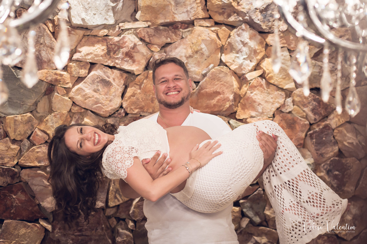 Ensaio gestante book grávida Brasília DF fotografia gravidez família em casa Veloso Valentim Fotografia Afetiva 