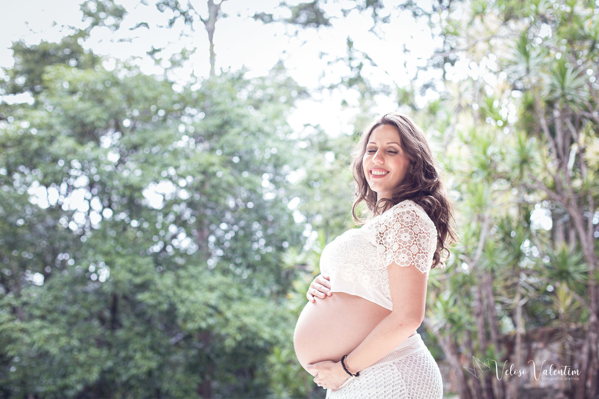 Ensaio gestante book grávida Brasília DF fotografia gravidez família em casa Veloso Valentim Fotografia Afetiva 