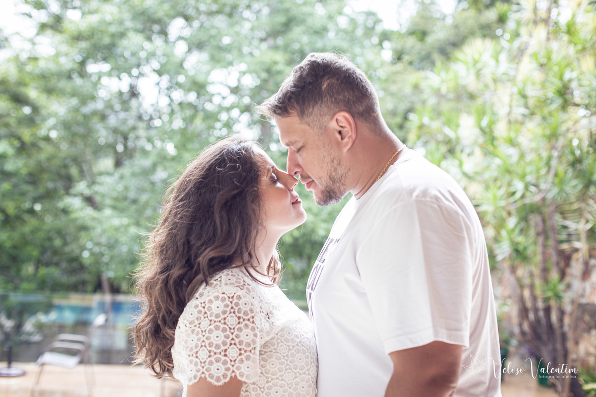 Ensaio gestante book grávida Brasília DF fotografia gravidez família em casa Veloso Valentim Fotografia Afetiva 