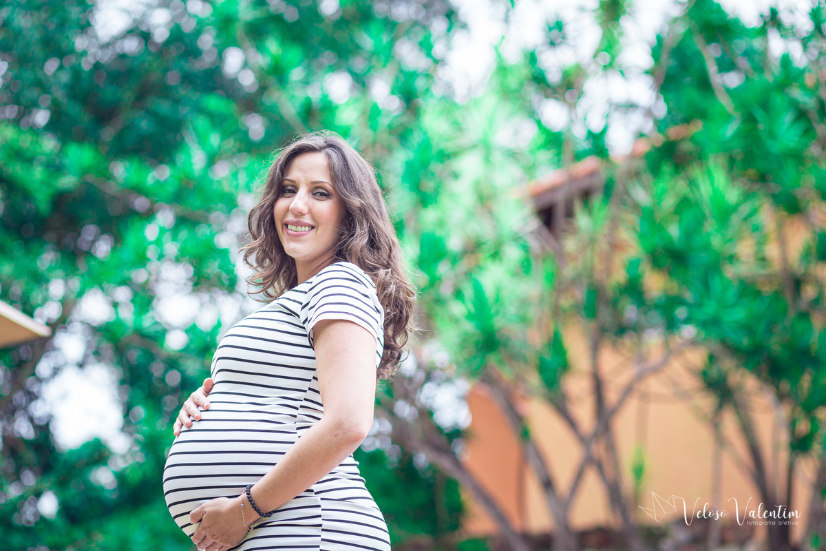 Ensaio gestante book grávida Brasília DF fotografia gravidez família em casa Veloso Valentim Fotografia Afetiva 