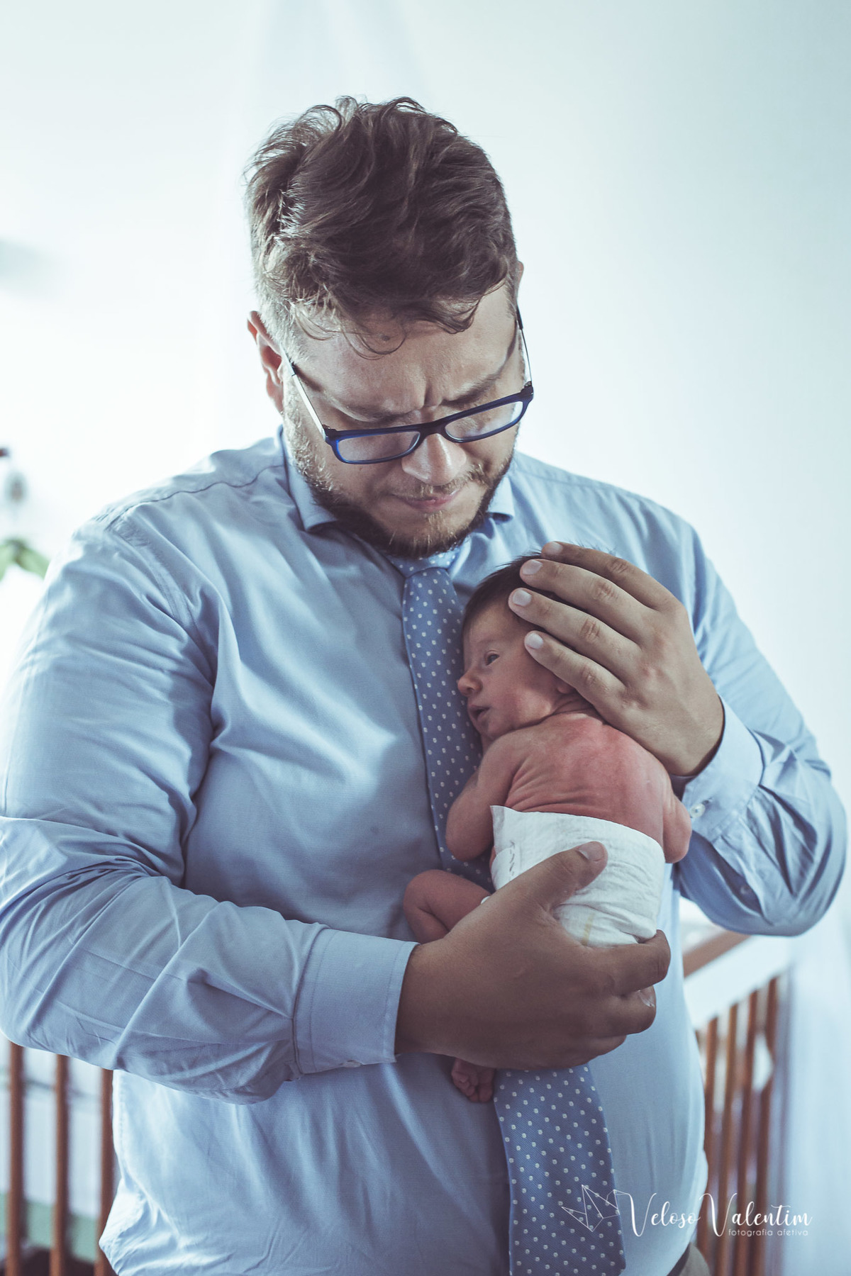 ensaio newborn book recém-nascido ensaio lifestyle 8 dias fotografia afetiva de família veloso valentim ensaio em casa Brasília DF