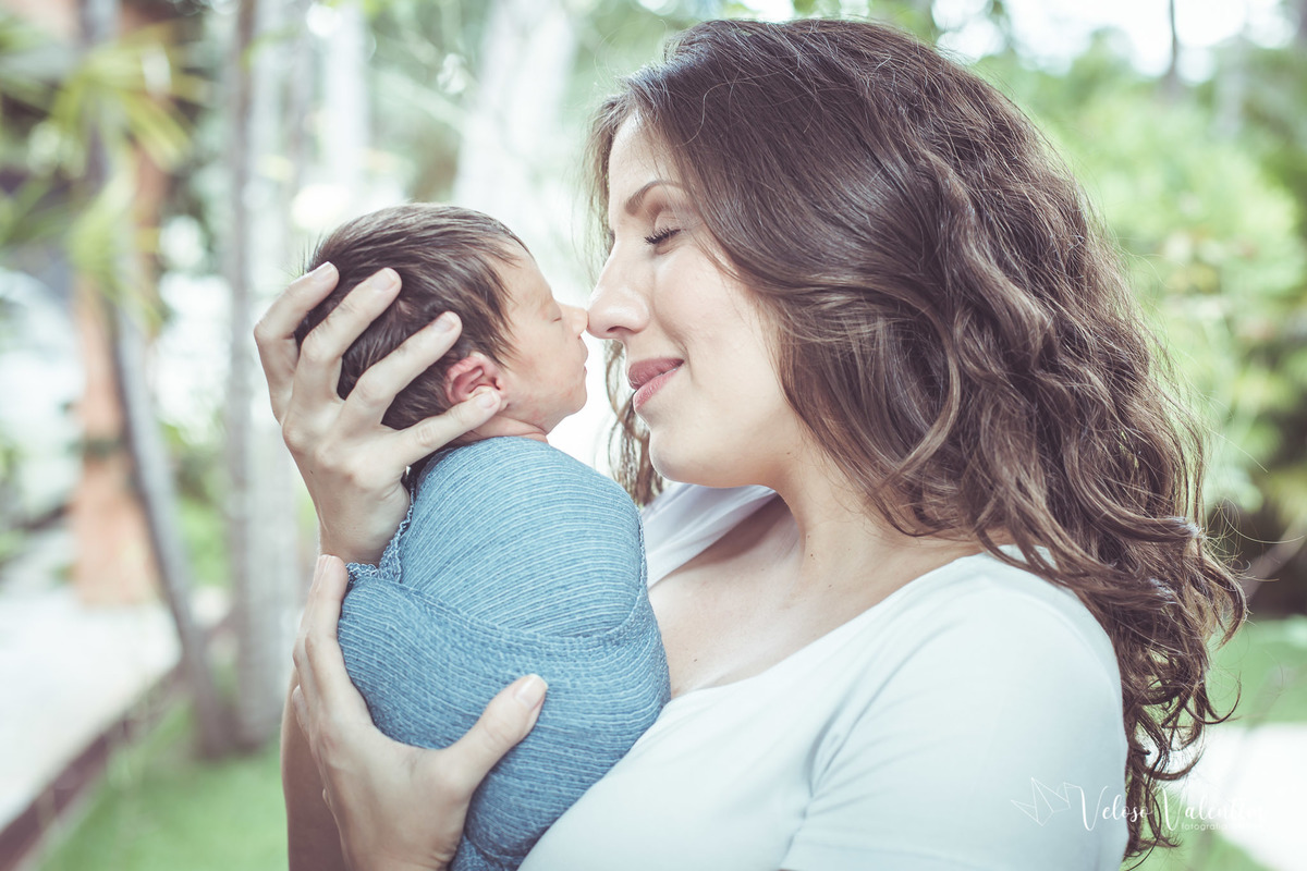 ensaio newborn book recém-nascido ensaio lifestyle 8 dias fotografia afetiva de família veloso valentim ensaio em casa Brasília DF
