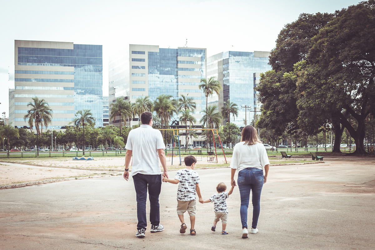 ensaio família book família ensaio 1 aninho parquinho Brasília DF foguete Ana Lídia fotografia lifestyle cotidiano ao ar livre veloso valentim