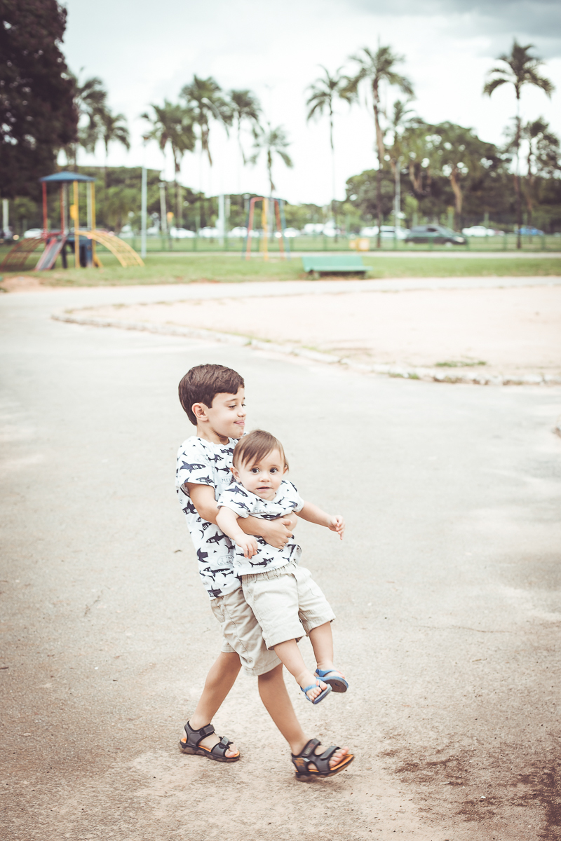 ensaio família book família ensaio 1 aninho parquinho Brasília DF foguete Ana Lídia fotografia lifestyle cotidiano ao ar livre veloso valentim