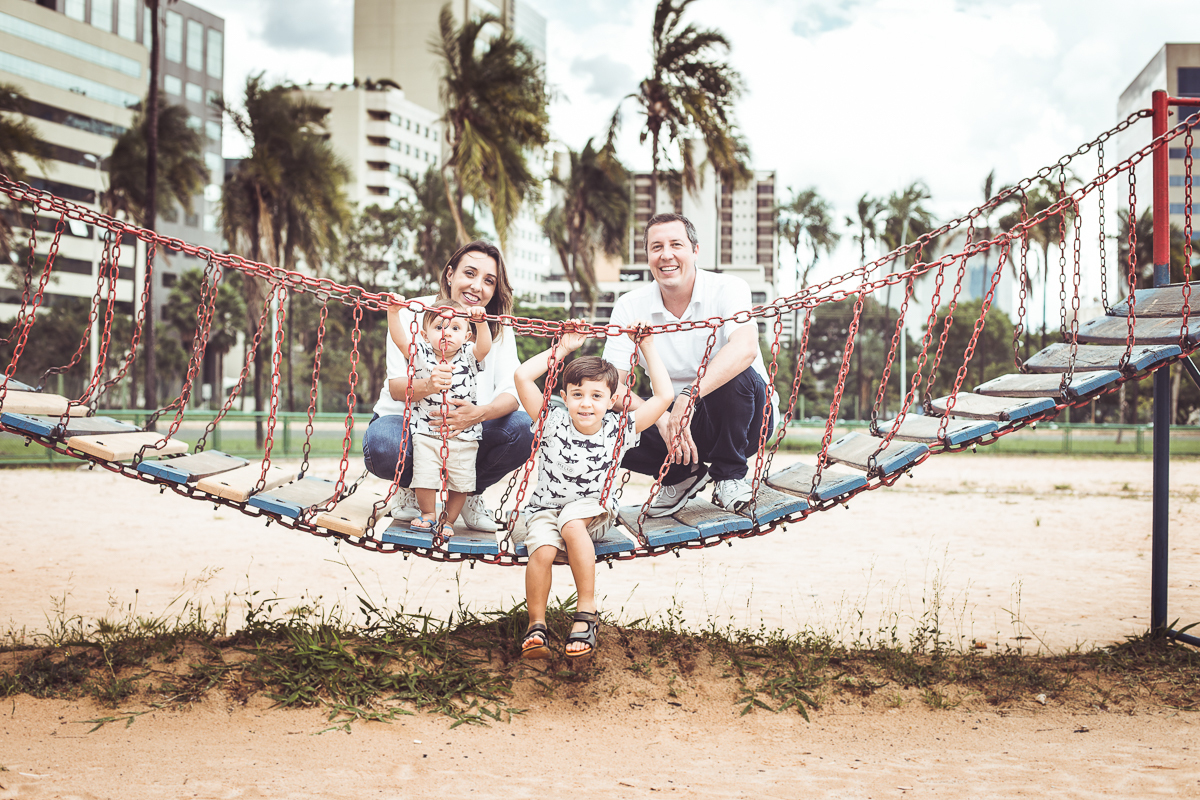ensaio família book família ensaio 1 aninho parquinho Brasília DF foguete Ana Lídia fotografia lifestyle cotidiano ao ar livre veloso valentim