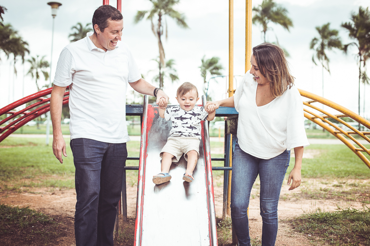 ensaio família book família ensaio 1 aninho parquinho Brasília DF foguete Ana Lídia fotografia lifestyle cotidiano ao ar livre veloso valentim