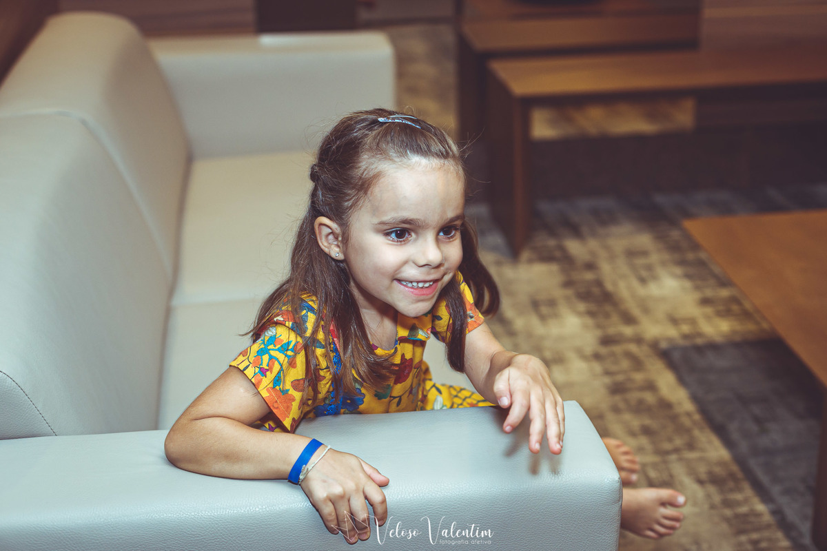 Festa infantil tema cerrado tons amarelo laranja marrom Brasília DF fotografia de eventos cobertura fotográfica fotógrafo de festas decoração festa infantil Veloso Valentim fotografia afetiva