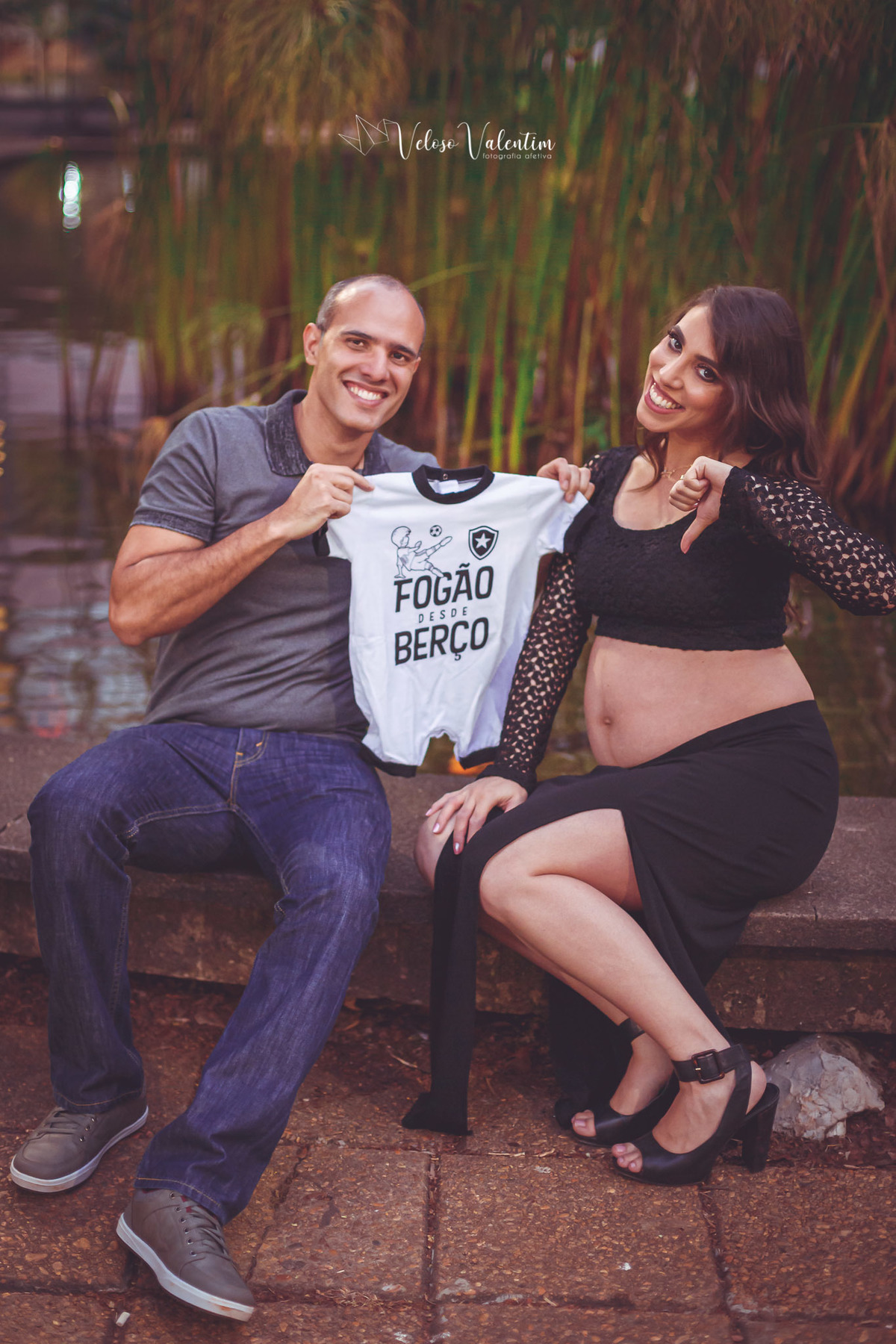 ensaio gestante ao ar livre em casa lifestyle espontâneo book gestante foto de grávida Veloso Valentim fotografia afetiva Brasília DF fotógrafo