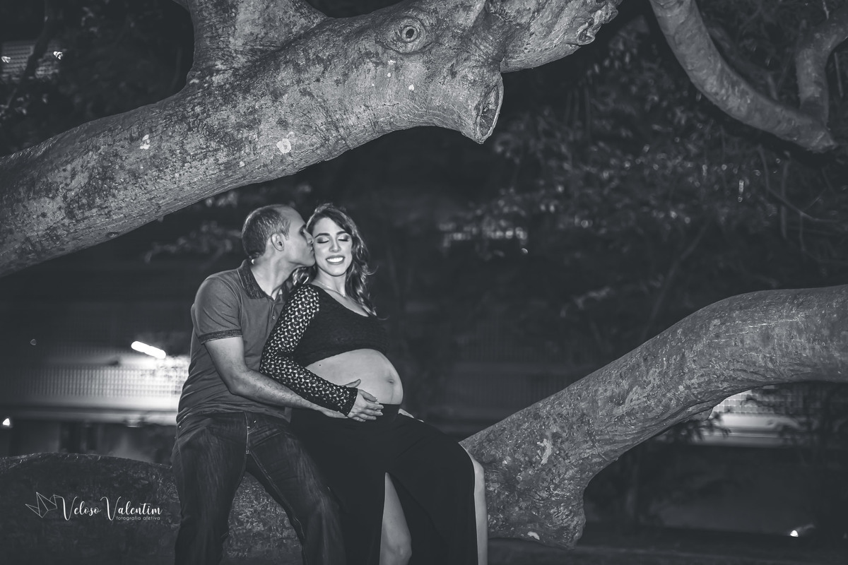 ensaio gestante ao ar livre em casa lifestyle espontâneo book gestante foto de grávida Veloso Valentim fotografia afetiva Brasília DF fotógrafo