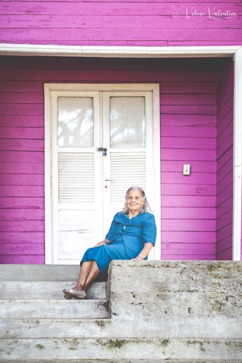 ensaio família book família ensaio terceira idade fotografia avós vovó avó avôs ensaio idosa 80 anos 90 anos Brasília DF museu da memória candanga fotografia lifestyle cotidiano ao ar livre veloso valentim