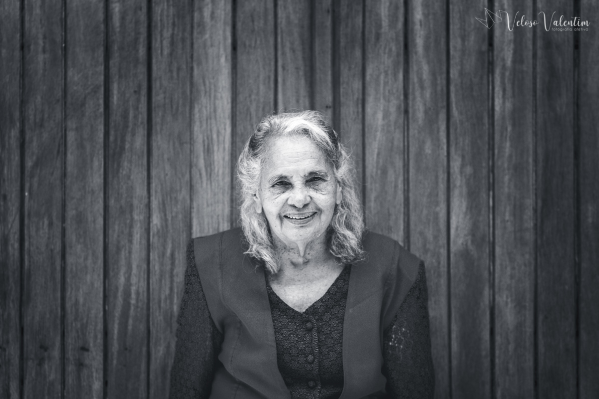 ensaio família book família ensaio terceira idade fotografia avós vovó avó avôs ensaio idosa 80 anos 90 anos Brasília DF museu da memória candanga fotografia lifestyle cotidiano ao ar livre veloso valentim