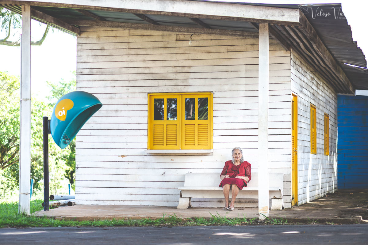 ensaio família book família ensaio terceira idade fotografia avós vovó avó avôs ensaio idosa 80 anos 90 anos Brasília DF museu da memória candanga fotografia lifestyle cotidiano ao ar livre veloso valentim