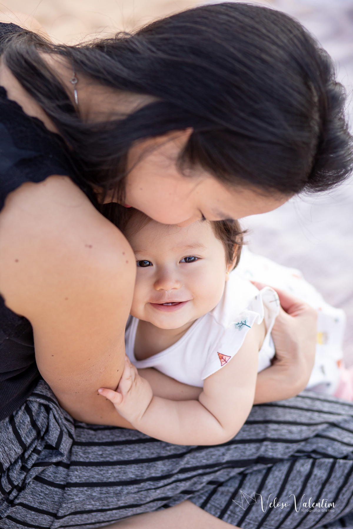 ensaio acompanhamento do primeiro ano do bebê Laura 9 meses ensaio externo ao ar livre com a família  parque de Taguatinga Brasília DF parquinho picnic mãe e filha