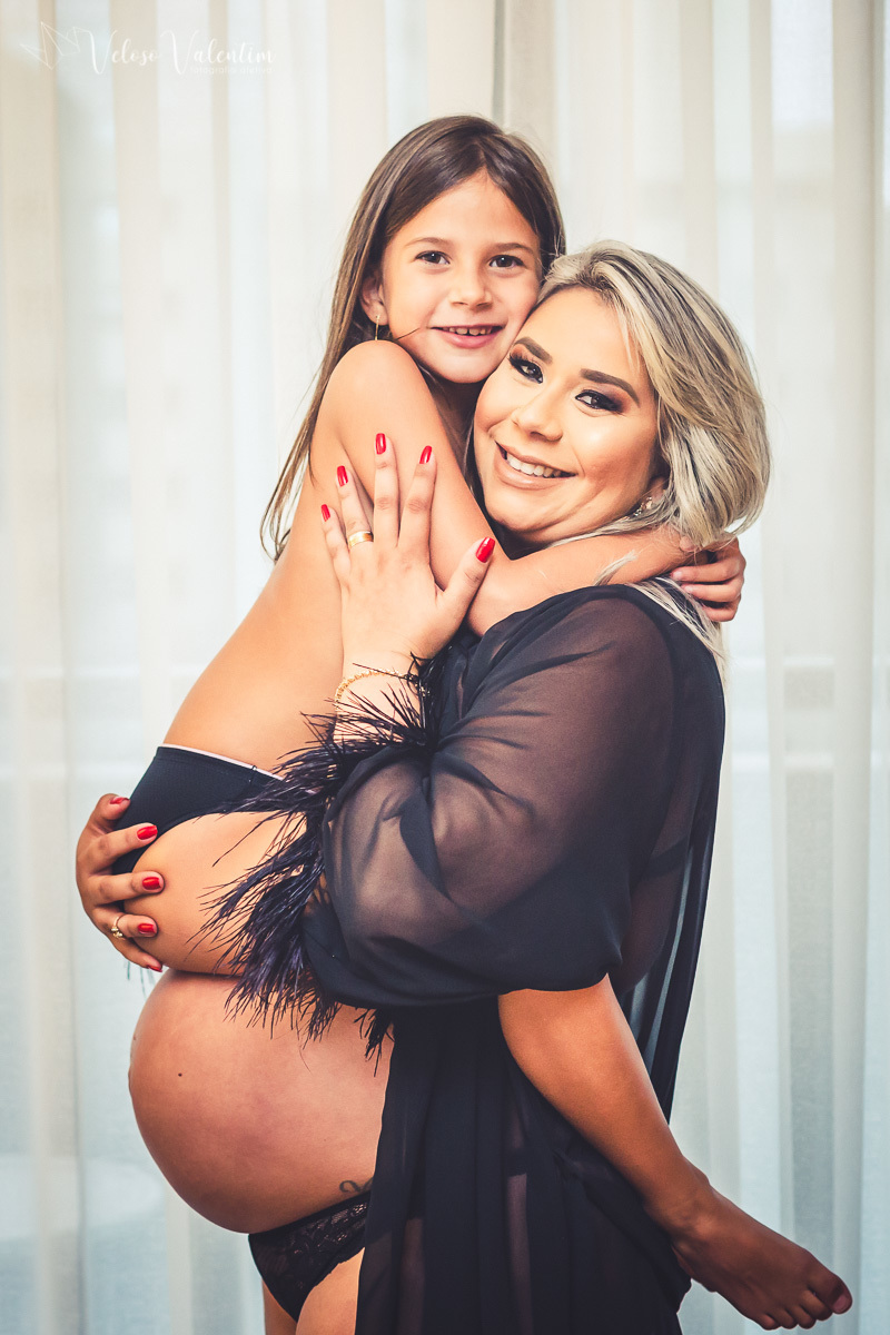 ensaio gestante ao em hotel ensaio gestente sensual book gestante foto de grávida Veloso Valentim fotografia afetiva Brasília DF fotógrafo mãe e filha