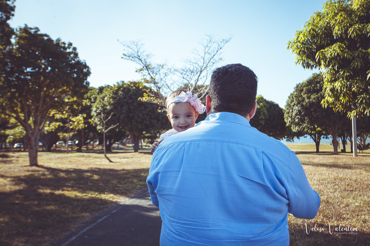 ensaio smash the cake brasília peninsula dos ministros ensaio família ao ar livre primeiro aninho 1 ano Lago Sul lifestyle DF pai e filha
