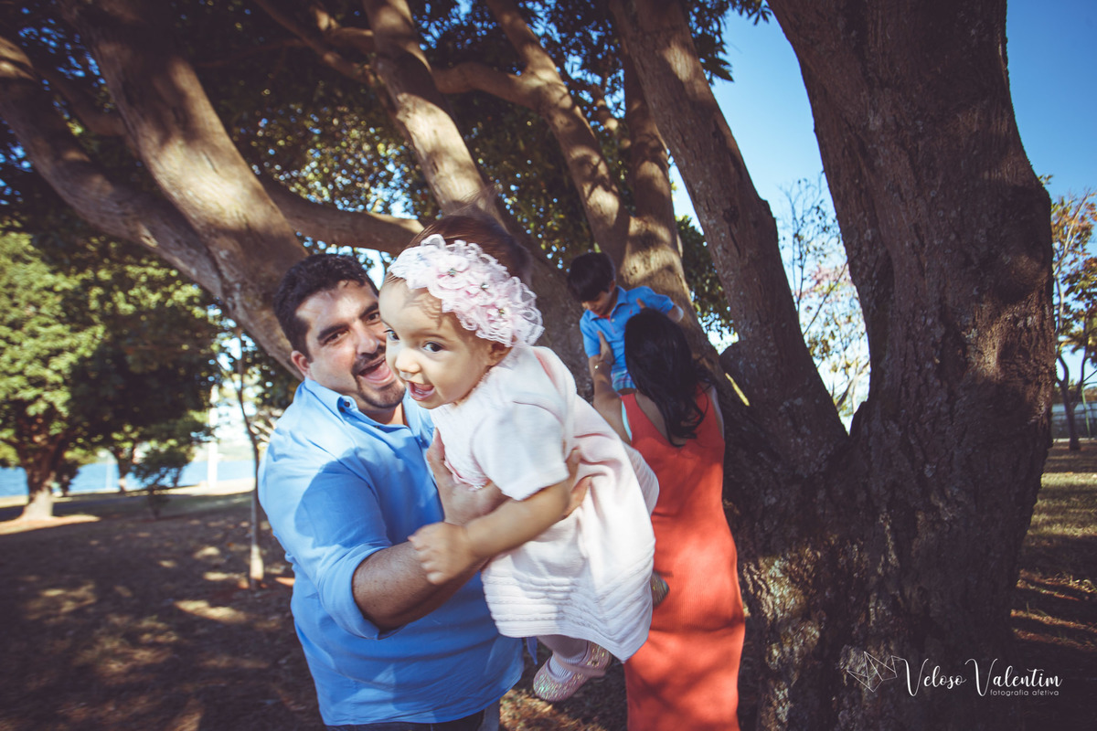 ensaio smash the cake brasília peninsula dos ministros ensaio família ao ar livre primeiro aninho 1 ano Lago Sul lifestyle DF árvore