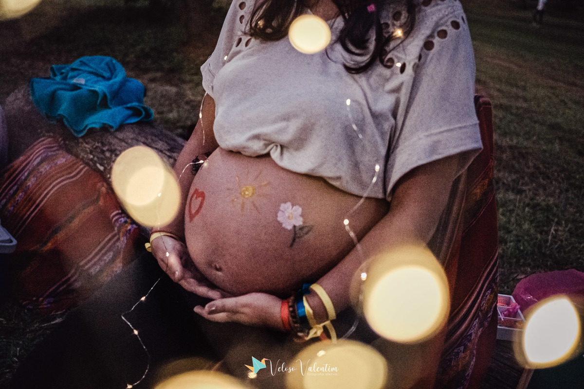 barriga de grávida com desenhos