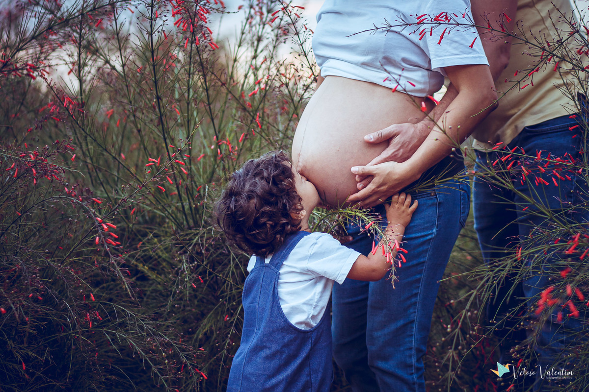 família de jeans nas flores do cerrado