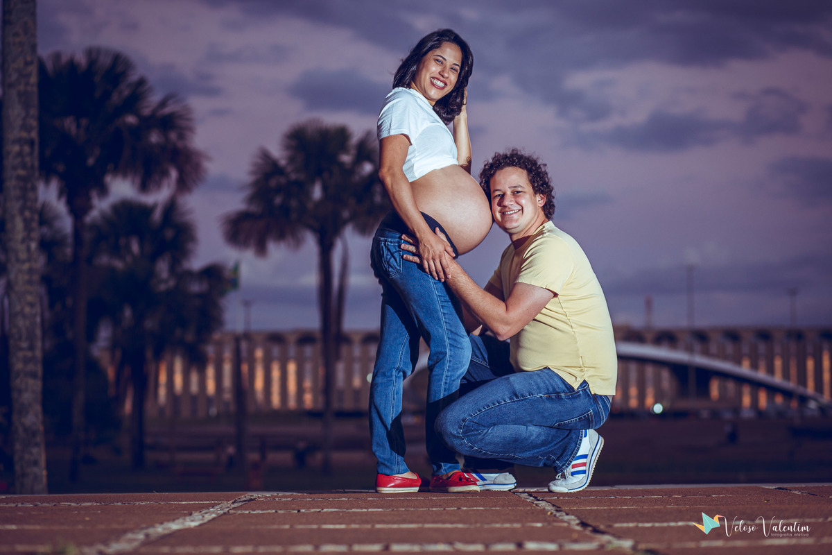 casal gravida na praça dos cristais