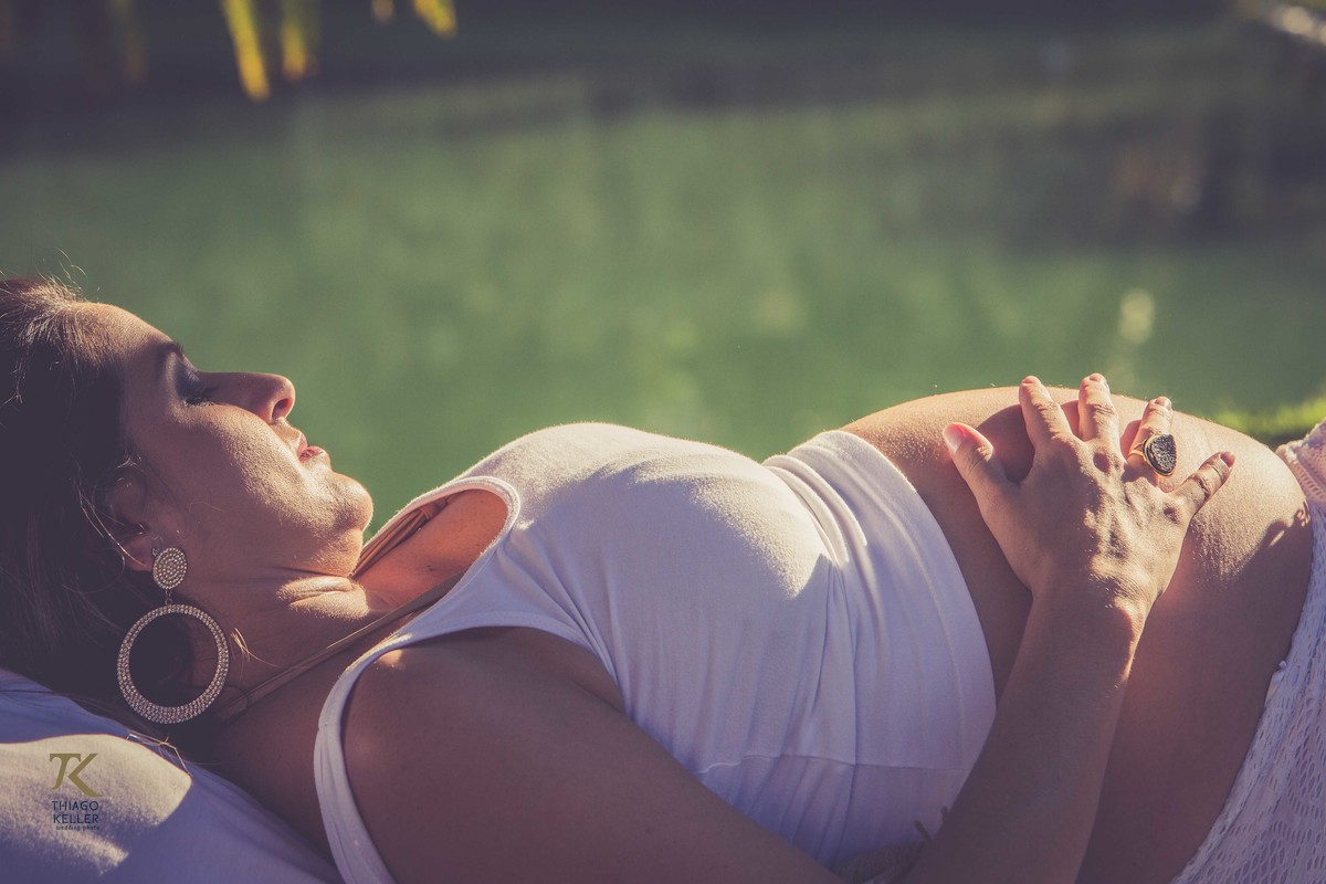 Ensaio fotográfico de gestante realizado em Inhotim, na cidade de Brumadinho, região conhecida como Grande BH.