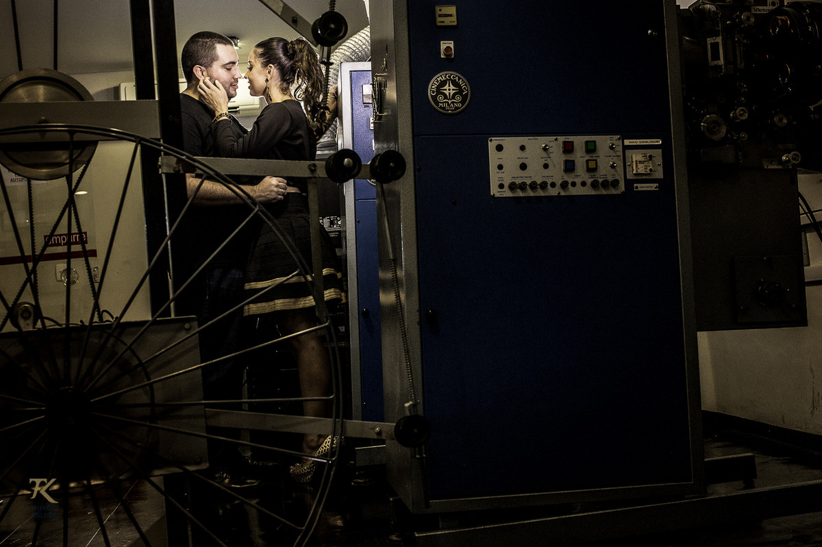 ensaio para save the date de Fabiana e Alexandre. Foto tirada no Cine Brasília.