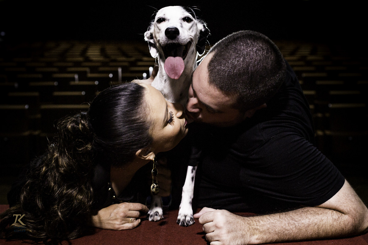 ensaio para save the date de Fabiana e Alexandre. Foto tirada no Cine Brasília.