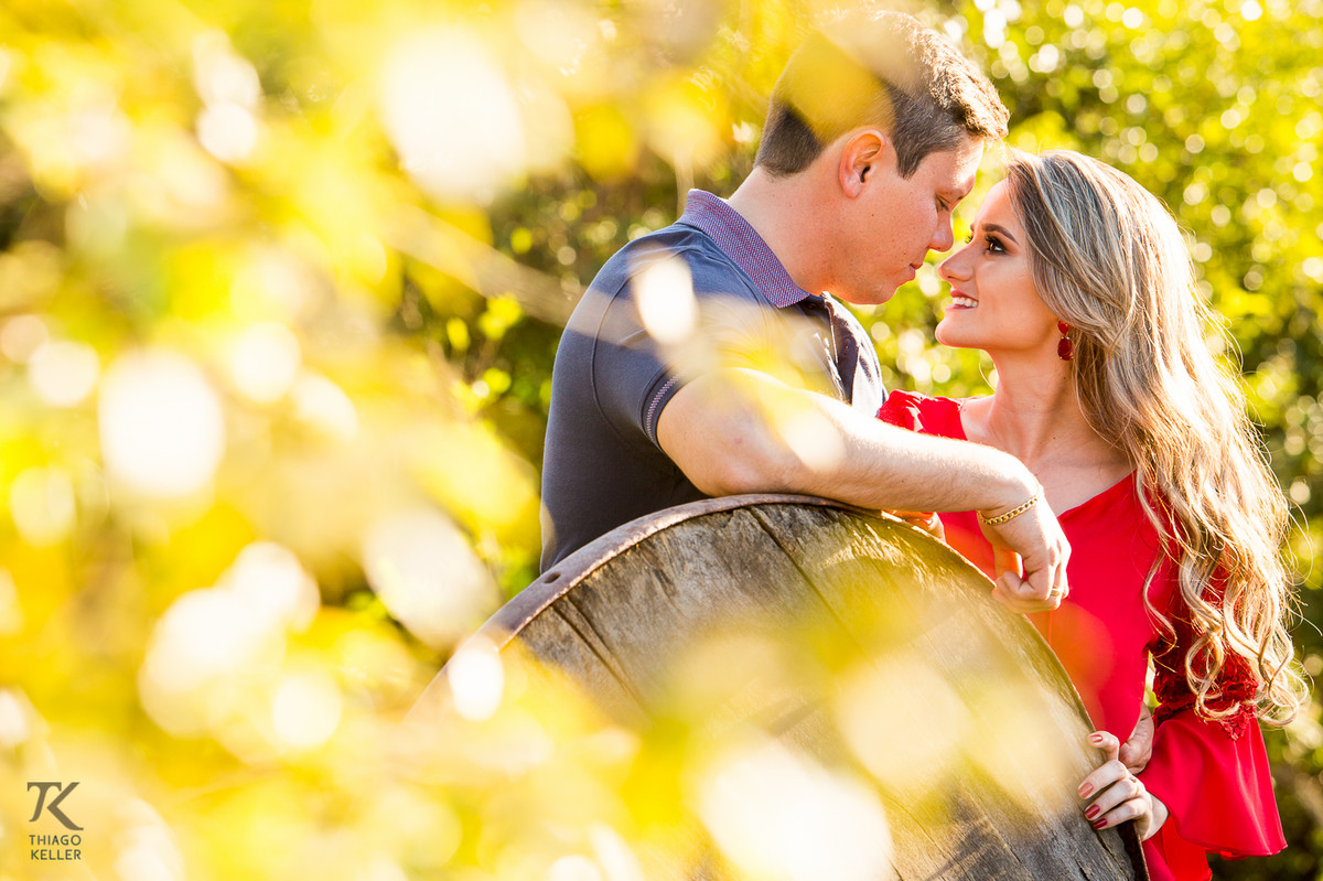Fotografia para prévia de casamento de Ana Rita e Everton, realizada na Cachoeira Sarana, em Paracatu, Minas Gerais.