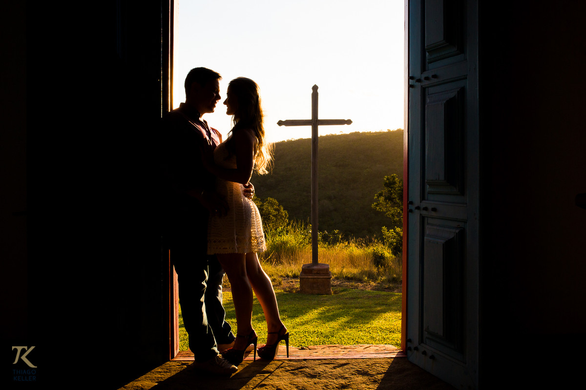 Fotografia para prévia de casamento de Ana Rita e Everton, realizada na Cachoeira Sarana, em Paracatu, Minas Gerais.