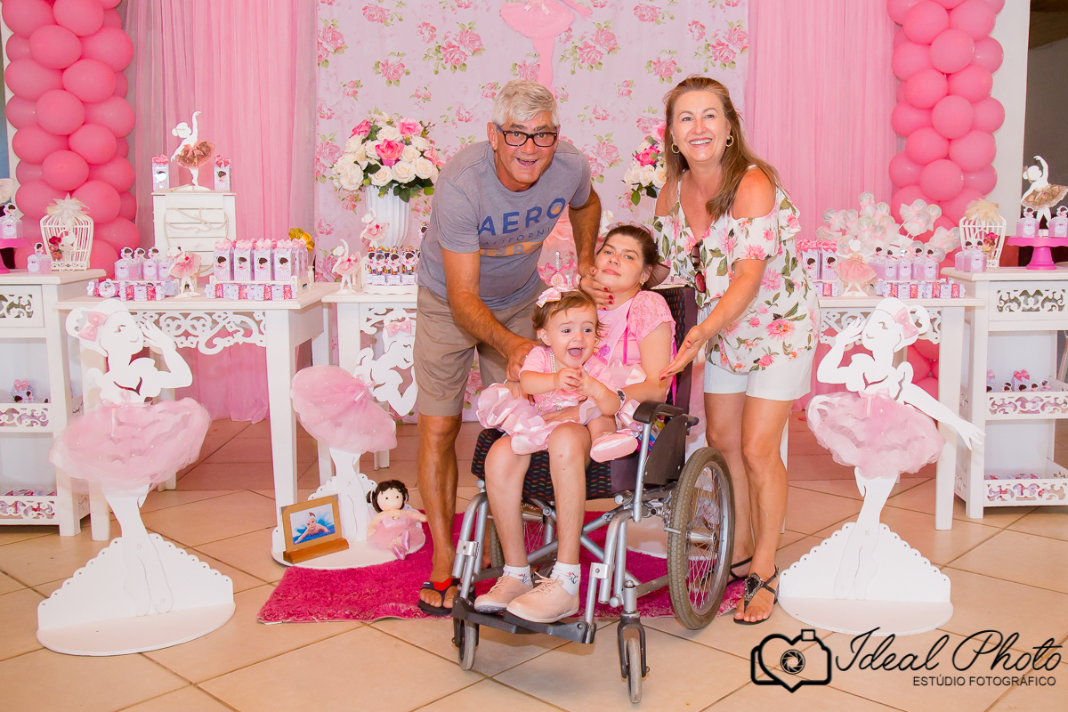 Aniversários, formaturas, retratos, eventos, ensaios, newborn, kids, bebes, acompanhamento em sao joão do sul e praia grande-sc anexo ao estúdio mais vida -Estúdio Fotográfico Ideal Photo por Joselaine Benfatto