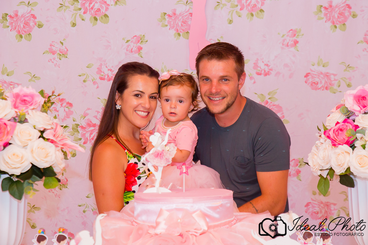 Aniversários, formaturas, retratos, eventos, ensaios, newborn, kids, bebes, acompanhamento em sao joão do sul e praia grande-sc anexo ao estúdio mais vida -Estúdio Fotográfico Ideal Photo por Joselaine Benfatto