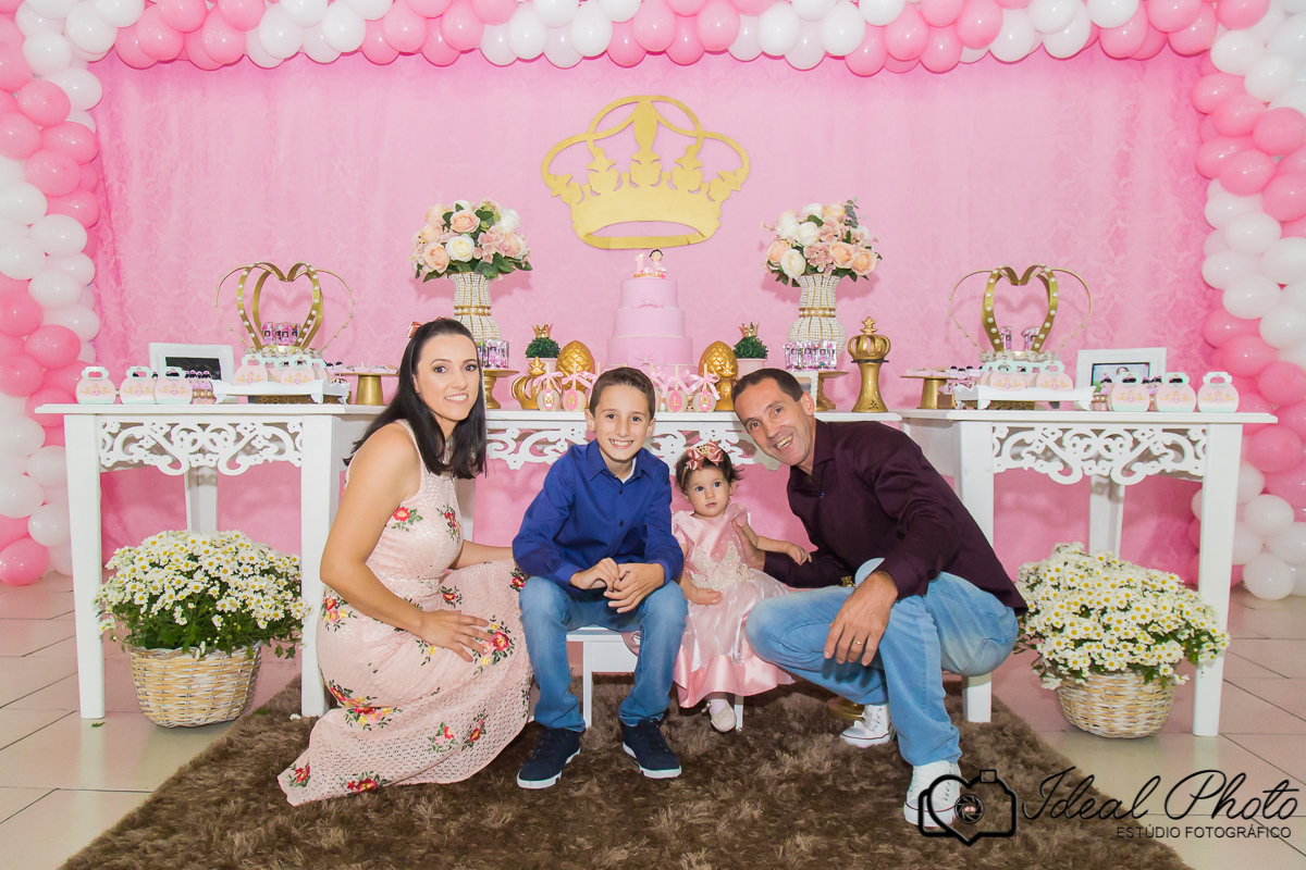 Aniversários, formaturas, retratos, eventos, ensaios, newborn, kids, bebes, acompanhamento em sao joão do sul e praia grande-sc anexo ao estúdio mais vida -Estúdio Fotográfico Ideal Photo por Joselaine Benfatto