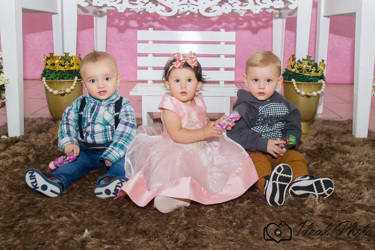 Aniversários, formaturas, retratos, eventos, ensaios, newborn, kids, bebes, acompanhamento em sao joão do sul e praia grande-sc anexo ao estúdio mais vida -Estúdio Fotográfico Ideal Photo por Joselaine Benfatto