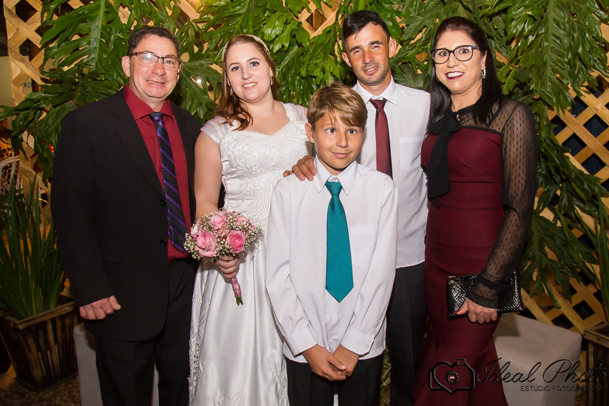 Aniversários, formaturas, retratos, eventos, ensaios, newborn, kids, bebes, acompanhamento em sao joão do sul e praia grande-sc anexo ao estúdio mais vida -Estúdio Fotográfico Ideal Photo por Joselaine Benfatto