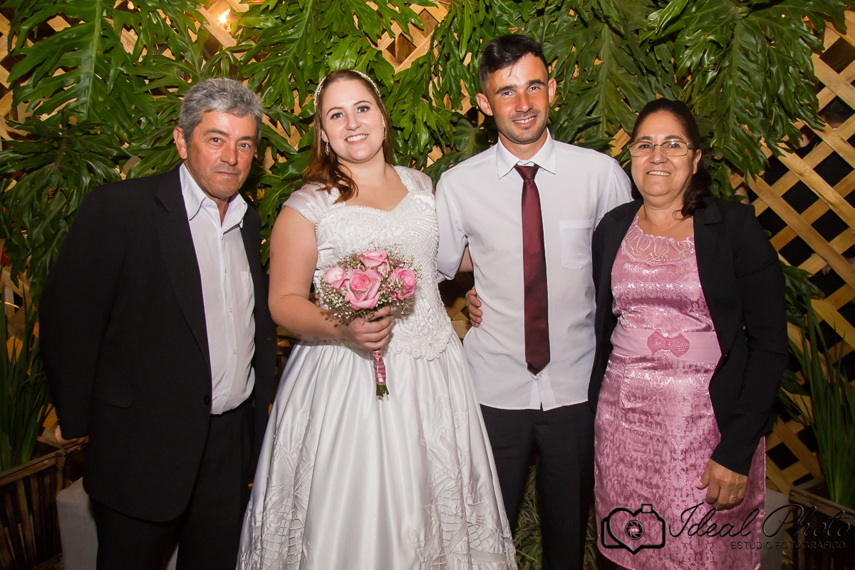 Aniversários, formaturas, retratos, eventos, ensaios, newborn, kids, bebes, acompanhamento em sao joão do sul e praia grande-sc anexo ao estúdio mais vida -Estúdio Fotográfico Ideal Photo por Joselaine Benfatto