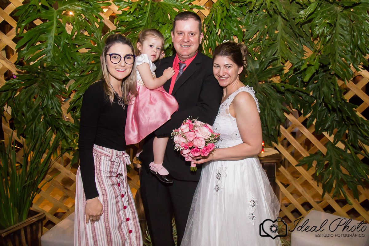 Aniversários, formaturas, retratos, eventos, ensaios, newborn, kids, bebes, acompanhamento em sao joao do sul e praia grande-sc-Estúdio Fotográfico Ideal Photo por Joselaine Benfatto