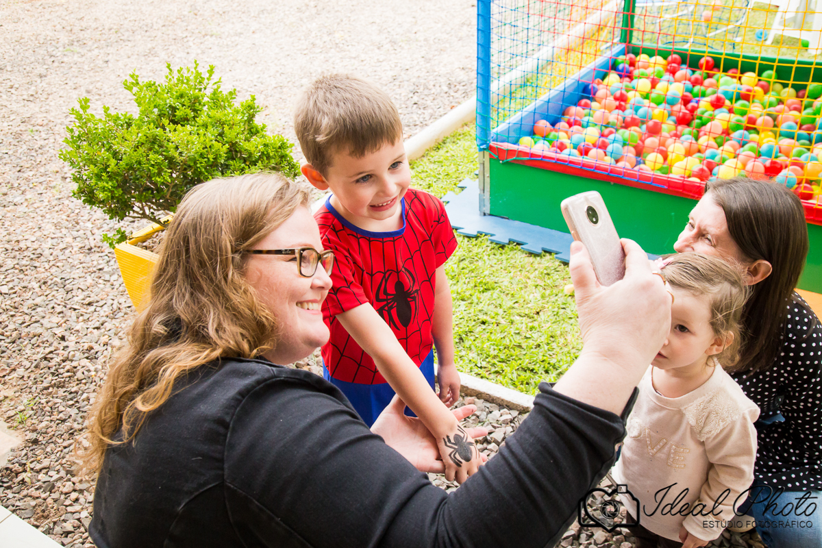 Aniversários, formaturas, retratos, eventos, ensaios, newborn, kids, bebes, acompanhamento em sao joao do sul e praia grande-sc-Estúdio Fotográfico Ideal Photo por Joselaine Benfatto