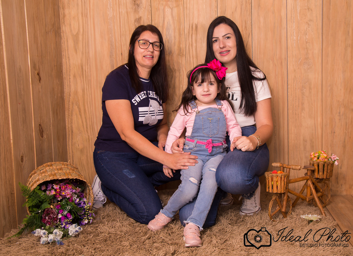 Aniversários, formaturas, retratos, eventos, ensaios, newborn, kids, bebes, acompanhamento em sao joao do sul e praia grande-sc-Estúdio Fotográfico Ideal Photo por Joselaine Benfatto