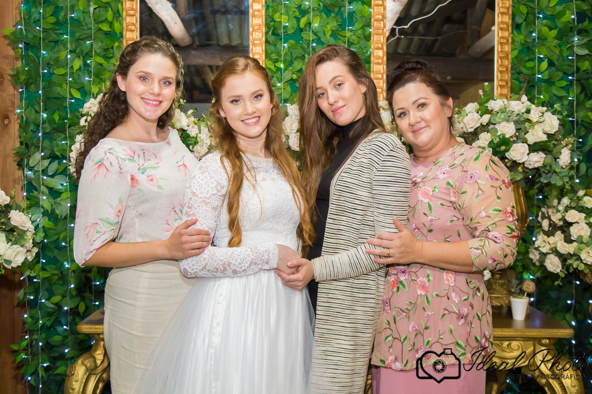 Aniversários, formaturas, retratos, eventos, ensaios, newborn, kids, bebes, acompanhamento em sao joao do sul e praia grande-sc-Estúdio Fotográfico Ideal Photo por Joselaine Benfatto