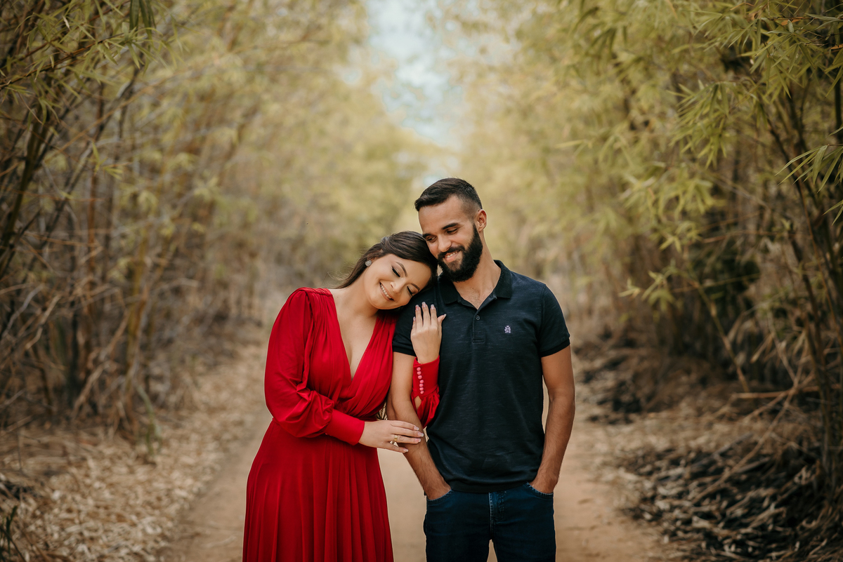 Ensaio Arthur e Ellen, pré casamento, pré wedding, praia de coqueirinho, fotos espontânea de casal, namorados, João Pessoa, litoral sul da paraíba,