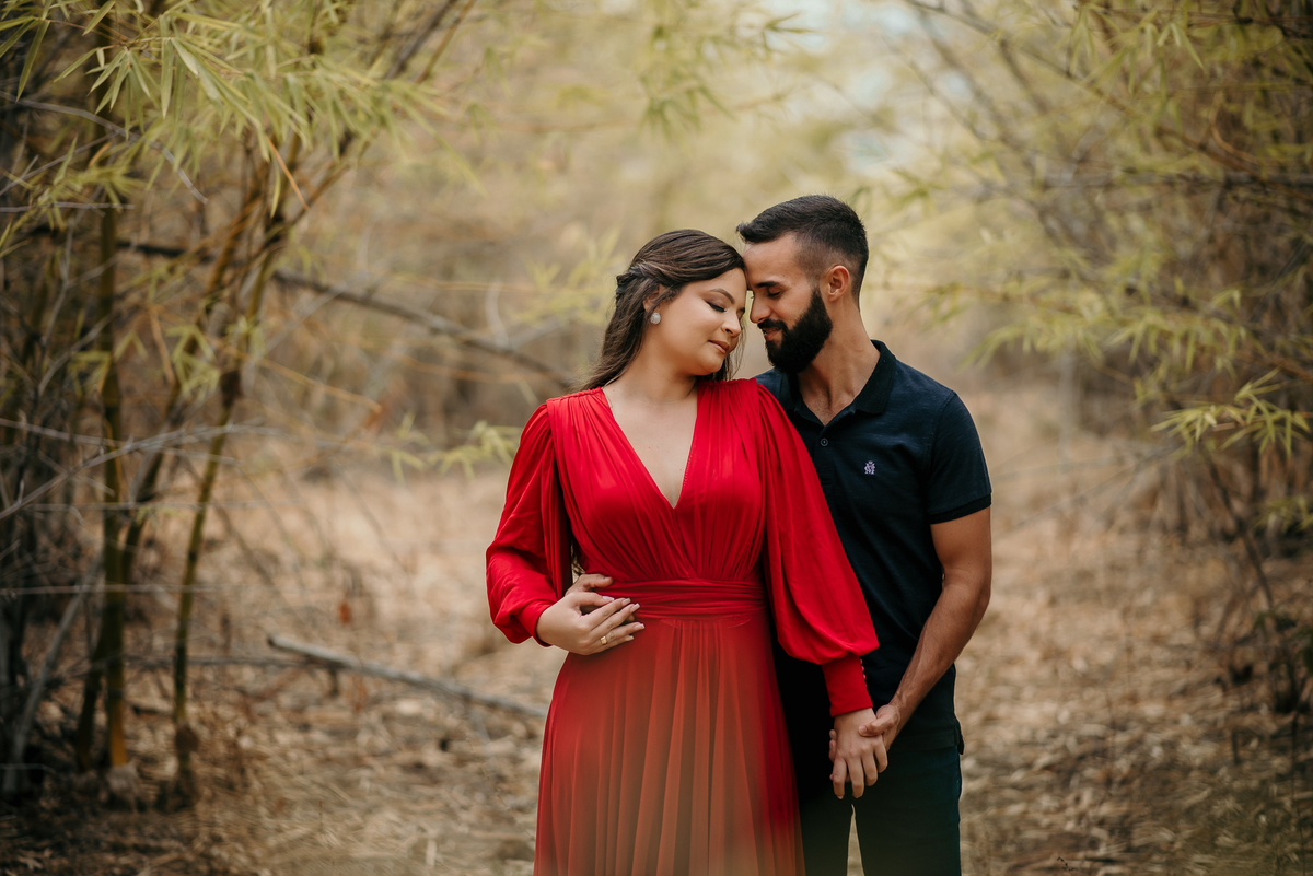 Ensaio Arthur e Ellen, pré casamento, pré wedding, praia de coqueirinho, fotos espontânea de casal, namorados, João Pessoa, litoral sul da paraíba,