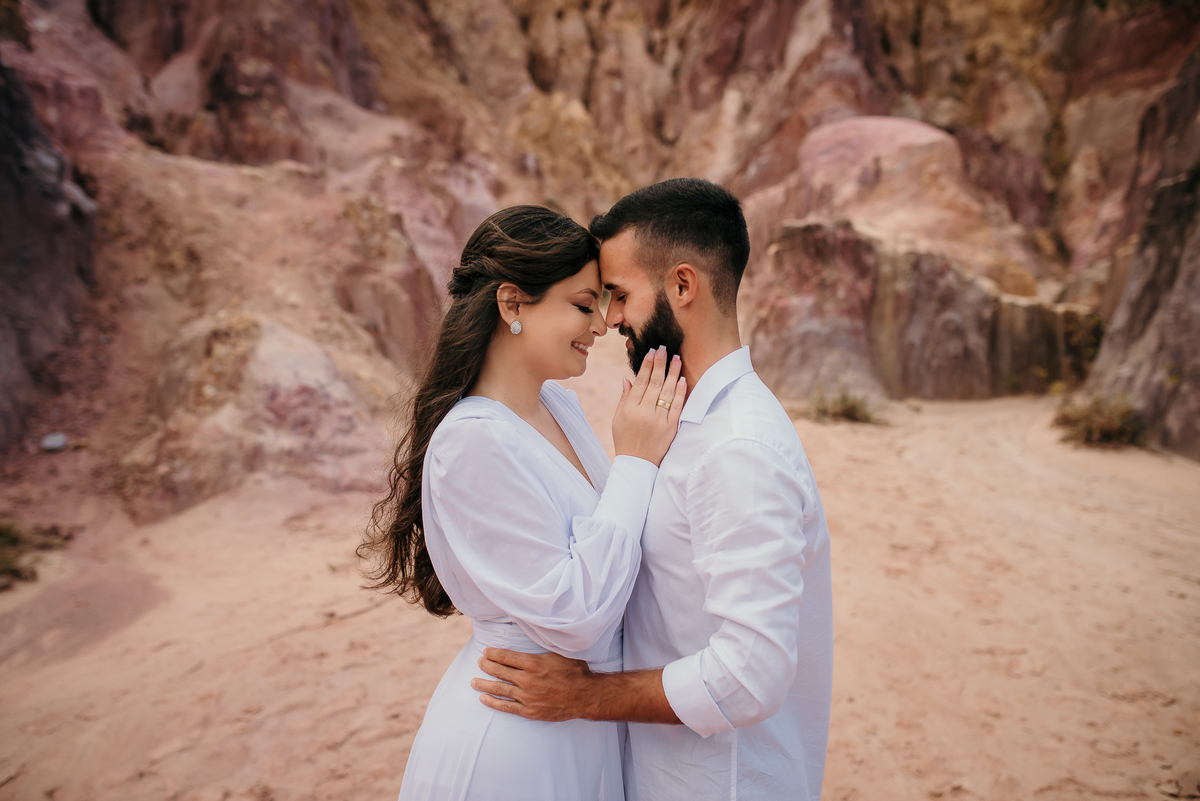 Ensaio Arthur e Ellen, pré casamento, pré wedding, praia de coqueirinho, fotos espontânea de casal, namorados, João Pessoa, litoral sul da paraíba,