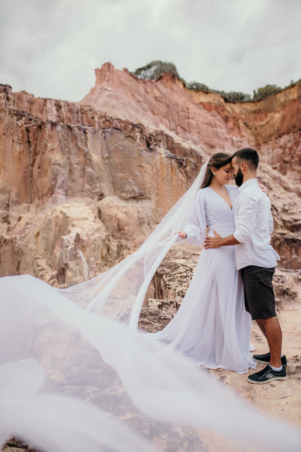 Ensaio Arthur e Ellen, pré casamento, pré wedding, praia de coqueirinho, fotos espontânea de casal, namorados, João Pessoa, litoral sul da paraíba,