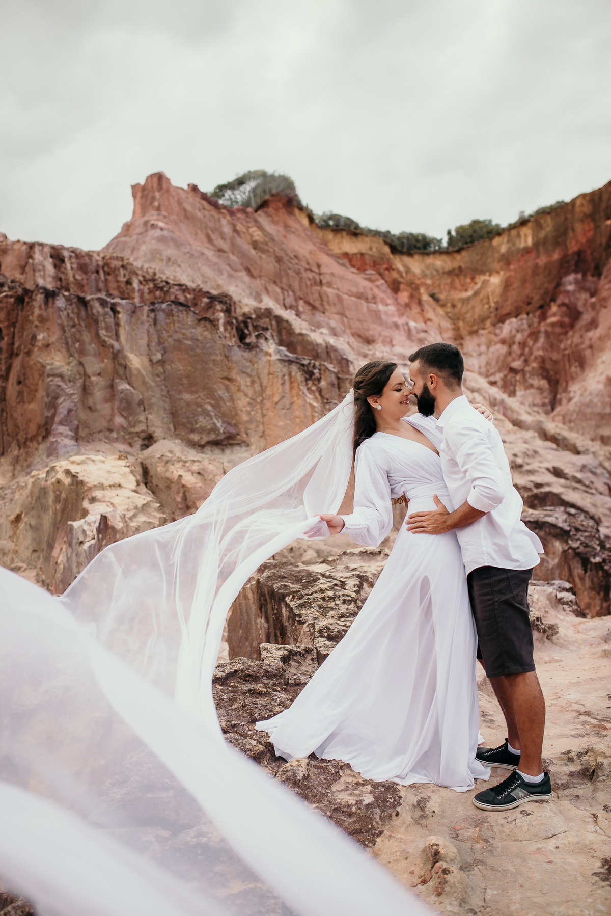 Ensaio Arthur e Ellen, pré casamento, pré wedding, praia de coqueirinho, fotos espontânea de casal, namorados, João Pessoa, litoral sul da paraíba,