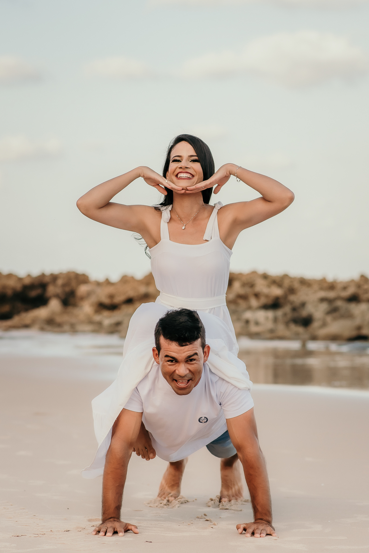 praia de coqueirinho, ensaio casal, pré wedding, pré casamento, João Pessoa, fotografo de casamento, fotos espontâneas, fotos de casal, pré wedding na praia, ensaio de casal na praia,