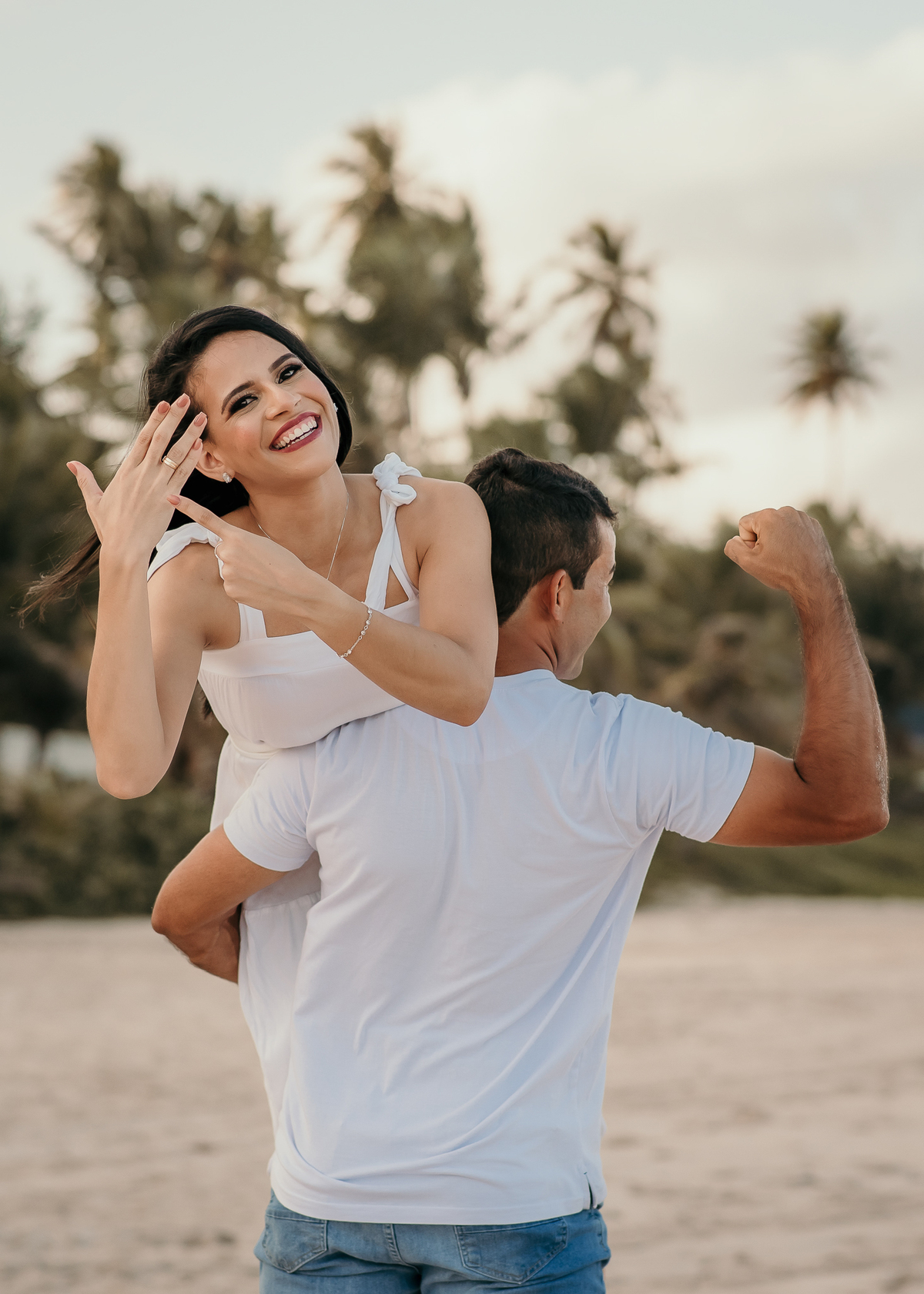 praia de coqueirinho, ensaio casal, pré wedding, pré casamento, João Pessoa, fotografo de casamento, fotos espontâneas, fotos de casal, pré wedding na praia, ensaio de casal na praia,