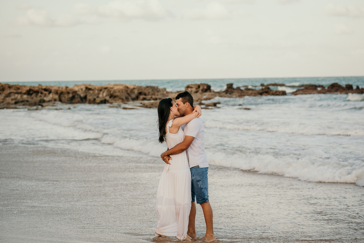 praia de coqueirinho, ensaio casal, pré wedding, pré casamento, João Pessoa, fotografo de casamento, fotos espontâneas, fotos de casal, pré wedding na praia, ensaio de casal na praia,