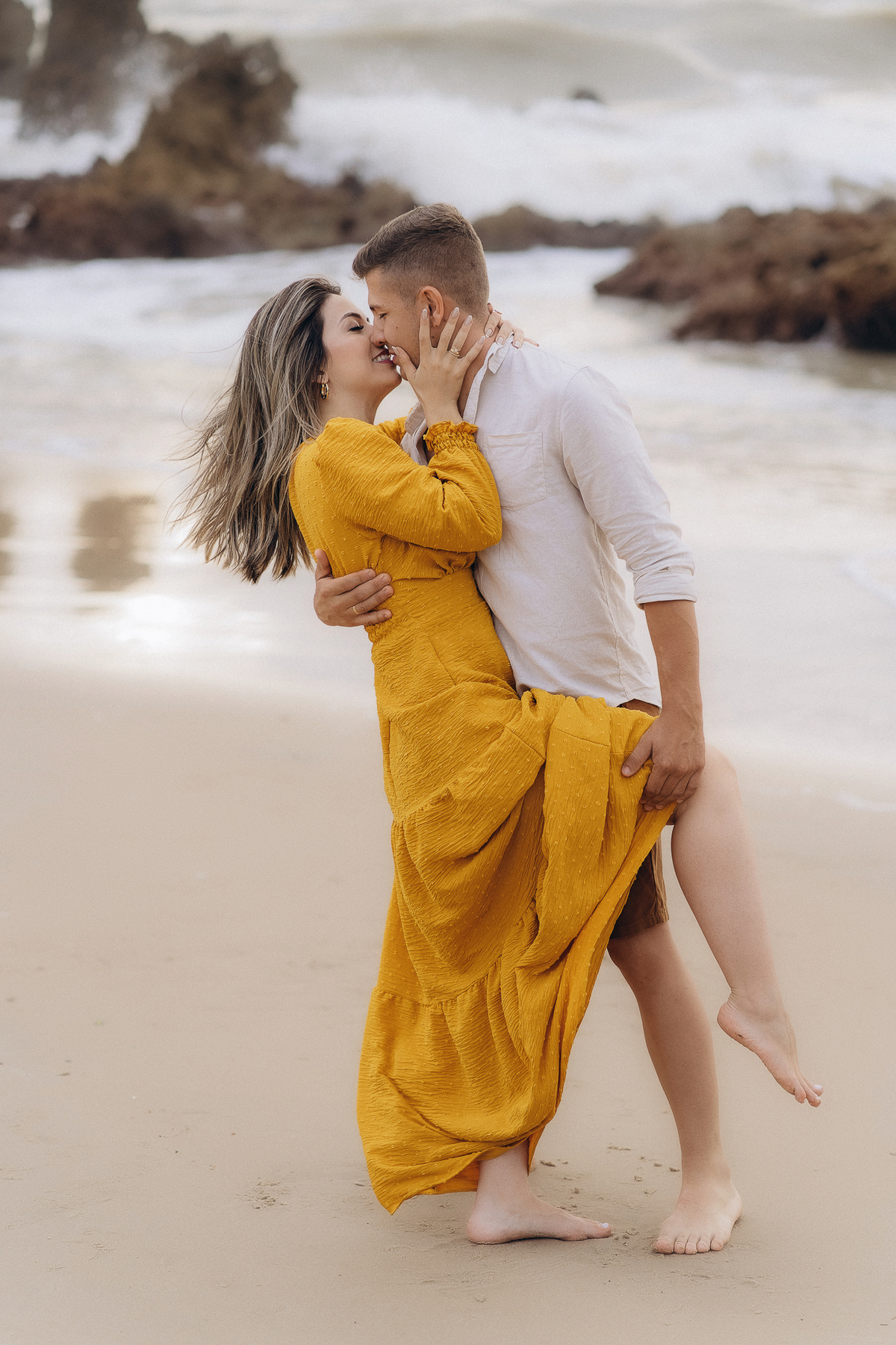 pré wedding, praia de tambaba, ensaio casal praia de tambaba, fotos ao nascer do sol, João Pessoa, litoral sul da paraíba, fotos espontâneas, fotos de pré wedding na praia, pra de coqueirinho,