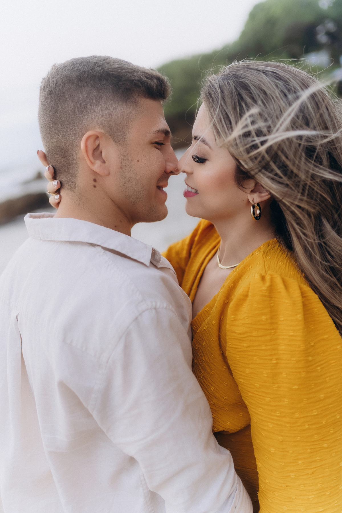 pré wedding, praia de tambaba, ensaio casal praia de tambaba, fotos ao nascer do sol, João Pessoa, litoral sul da paraíba, fotos espontâneas, fotos de pré wedding na praia, pra de coqueirinho,