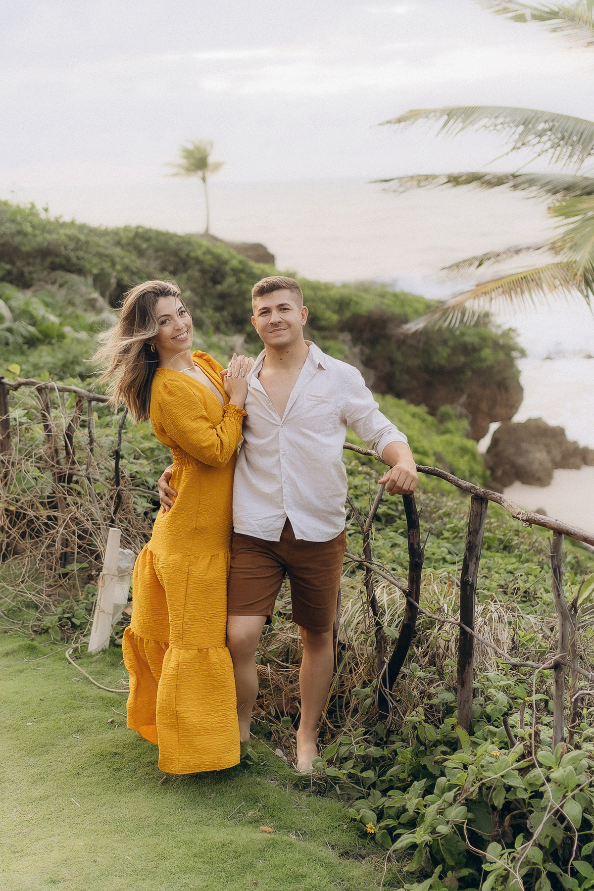 pré wedding, praia de tambaba, ensaio casal praia de tambaba, fotos ao nascer do sol, João Pessoa, litoral sul da paraíba, fotos espontâneas, fotos de pré wedding na praia, pra de coqueirinho,