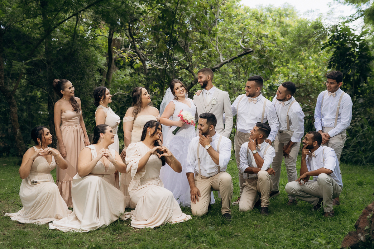 Granja Vitoria, casamento, decoração de casamento dia , granja vitoria recepções, fotos dos noivos, retratos dos noivos, fotos da noiva, fotos com os padrinhos, fotos criativas com os padrinhos,